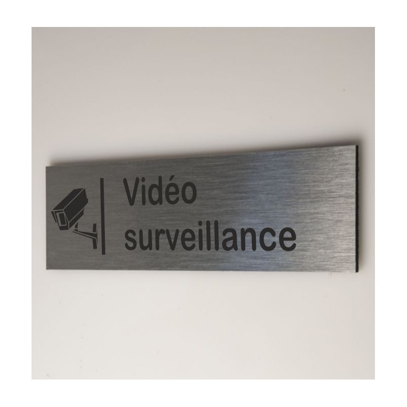 Panneau zone sous vidéo surveillance L.330xl.200 mm ❘ Bricoman